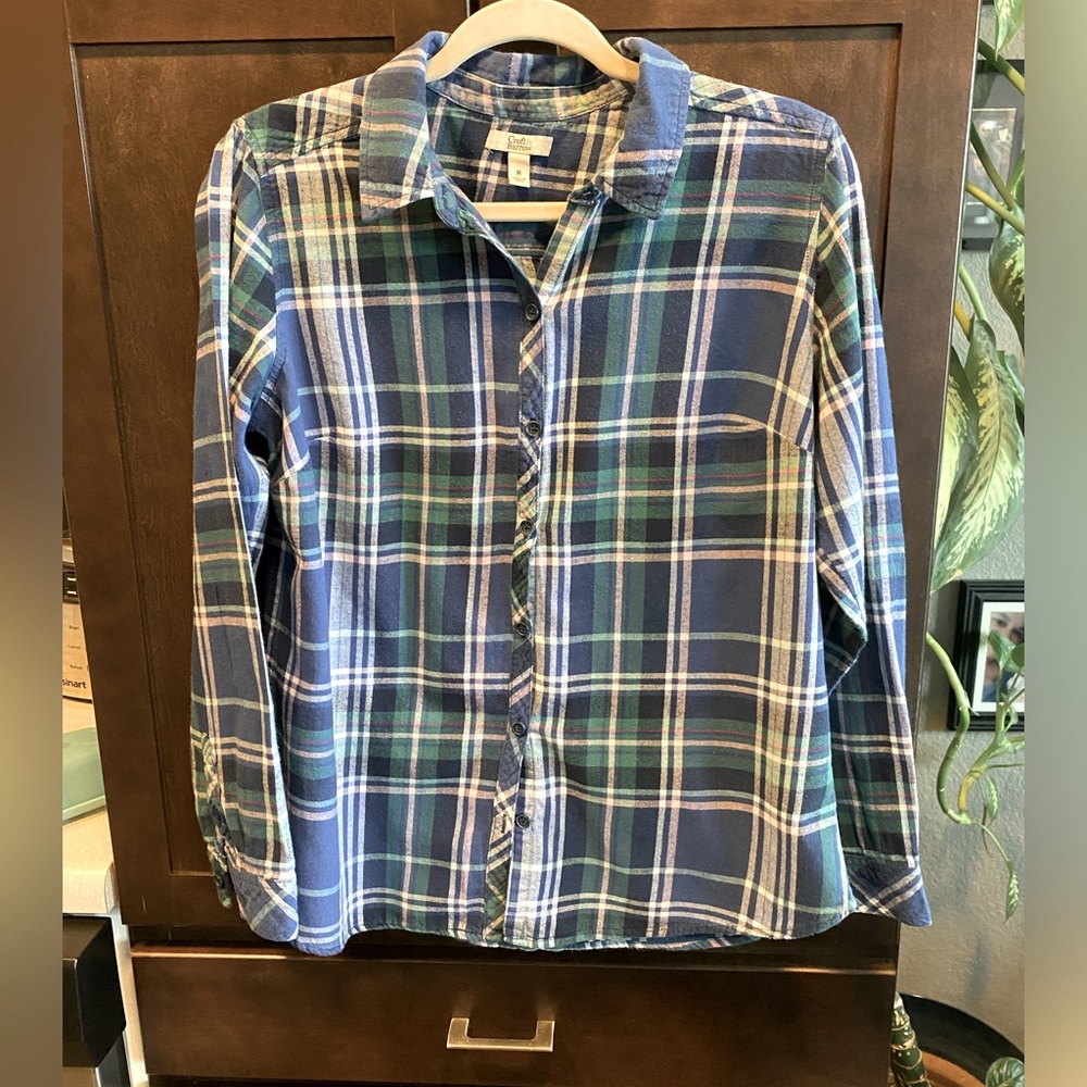 Navy and green 100% cotton, light flannel button down shirt.  Size Medium